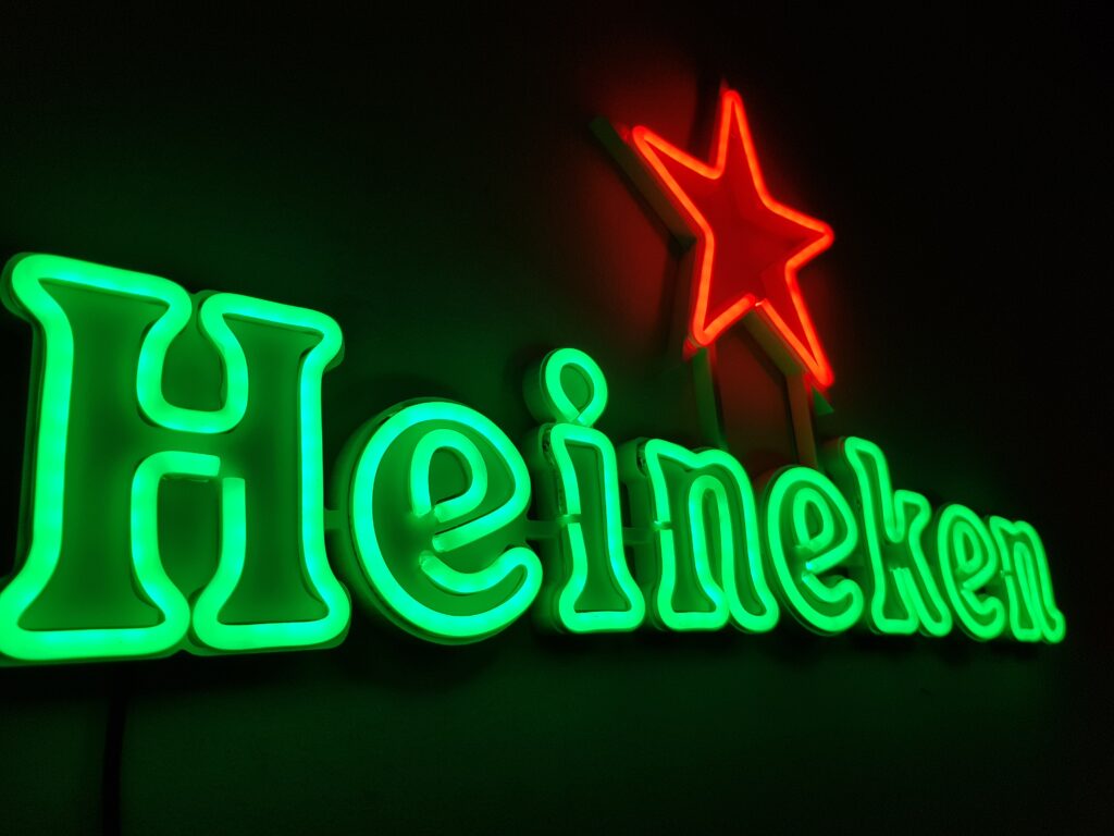 heineken logo neon