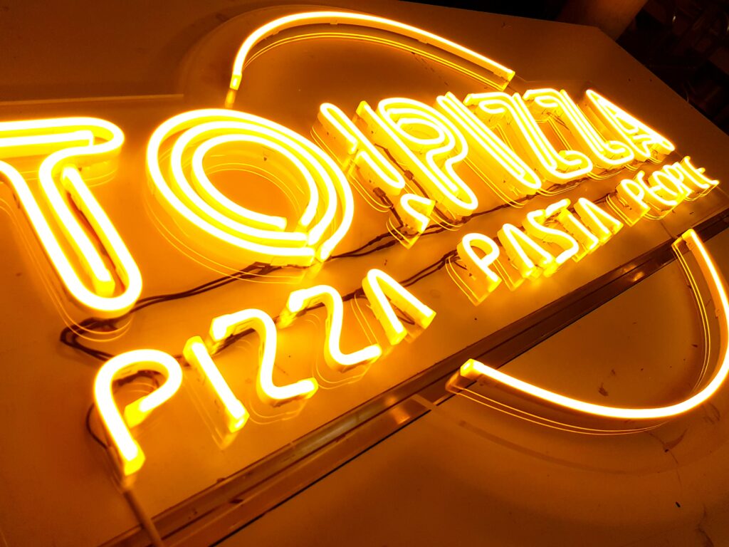 pizza neon